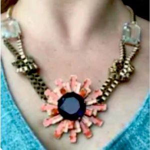 French Elegant flower necklace